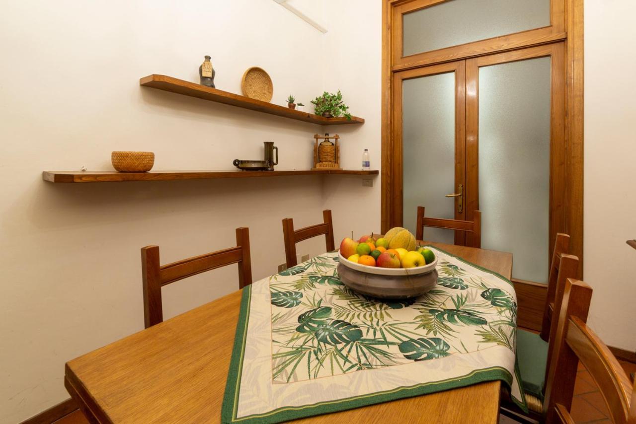 110 Sqm Apartment 6 Sleeps In Santa Croce Florence Buitenkant foto
