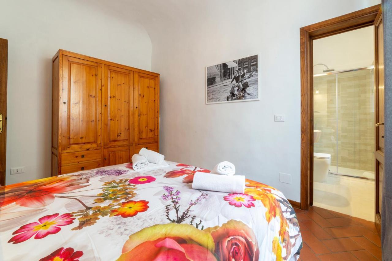 110 Sqm Apartment 6 Sleeps In Santa Croce Florence Buitenkant foto